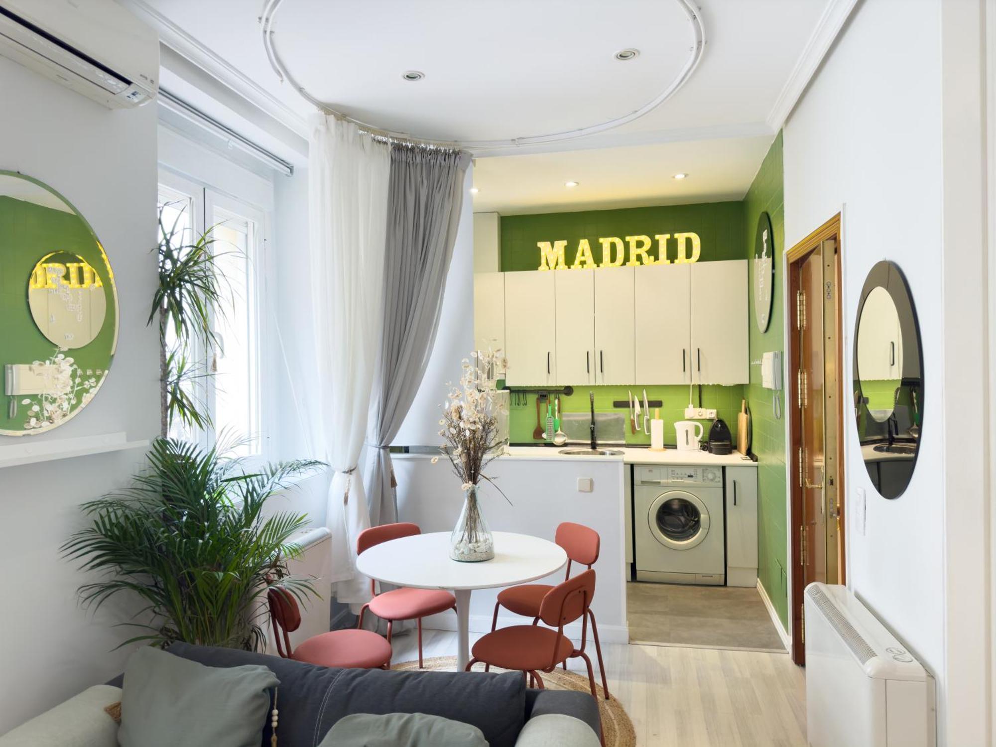 Disfruta Del Barrio De Las Letras Madrid Luaran gambar